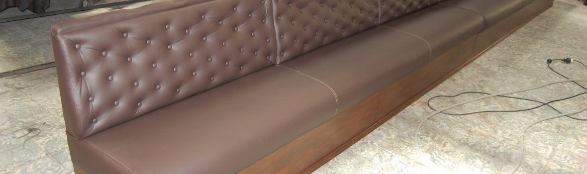 Banquette longe-mur